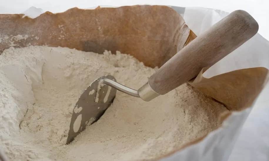 Co to jest zaprawa gipsowa i jak ją skutecznie wykorzystać?